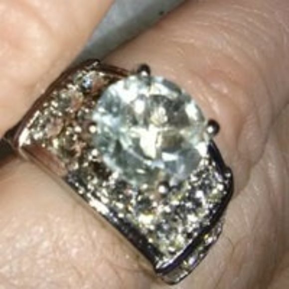 Women's High End Jewelry Mystery Box - Picture 10 of 11